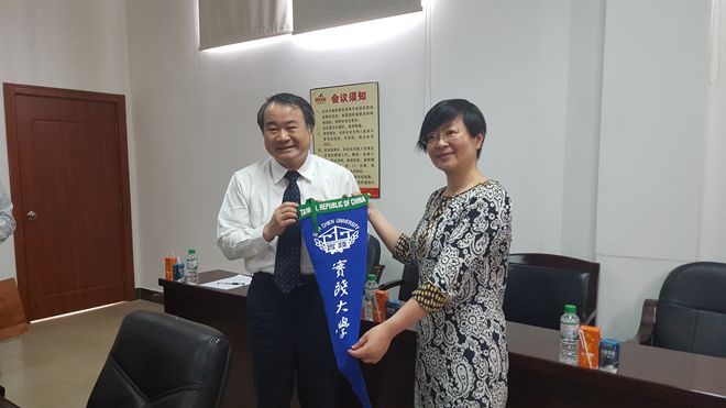 臺灣實(shí)踐大學(xué)丁斌首副校長(cháng)一行到皇氏集團考察調研