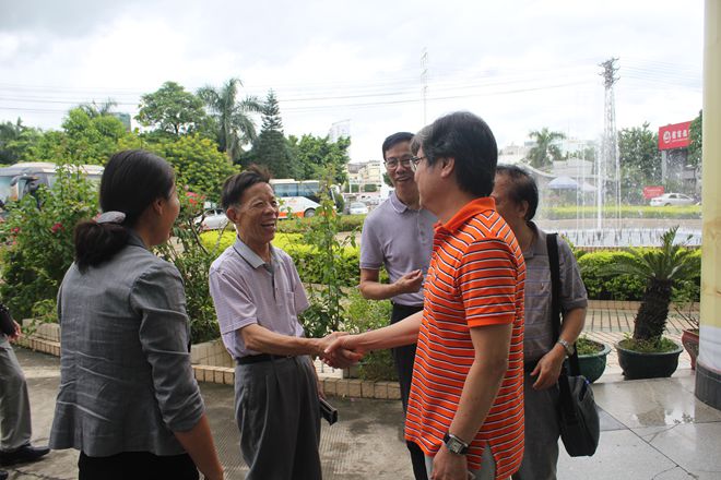 南寧市革命老區建設促進(jìn)會(huì )到皇氏集團參觀(guān)考察