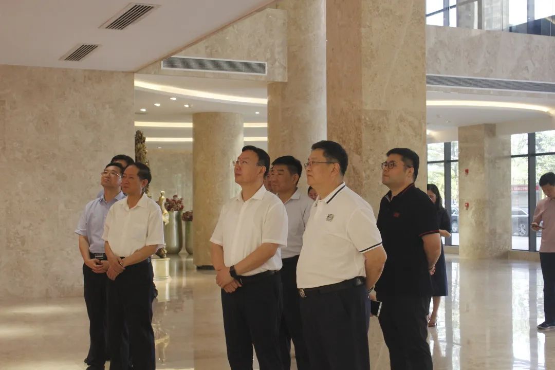 深化地企合作，共謀發(fā)展機遇丨泰安市委領(lǐng)導一行蒞臨皇氏集團交流指導