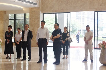 2022年11月10日，自治區政協(xié)副主席、黨組成員費志榮蒞臨皇氏集團黨支部
